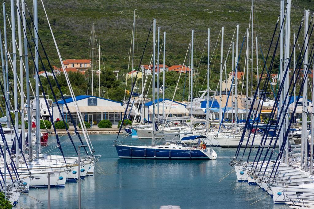 Apartments Skara بيبينيا الغرفة الصورة