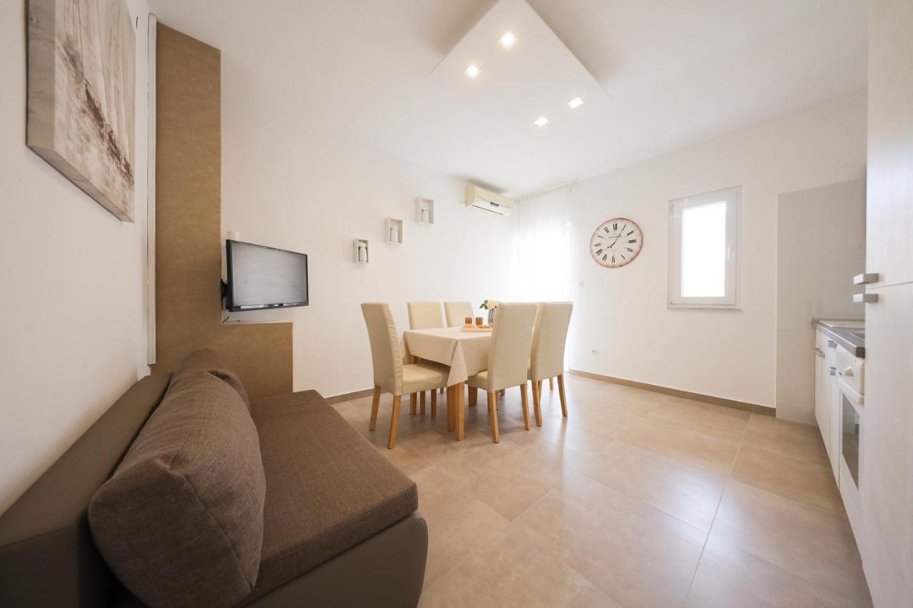 Apartments Skara بيبينيا المظهر الخارجي الصورة